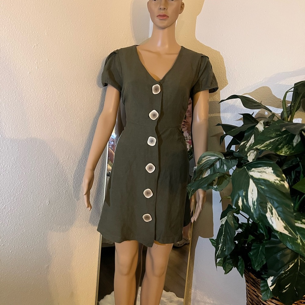 Lulu's Green Buttoned‎ Flutter Sleeve Sundress